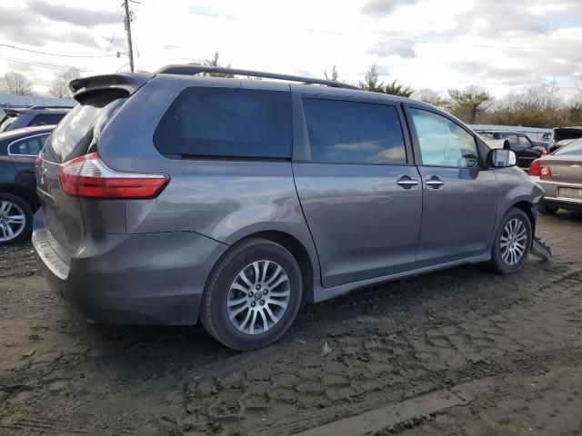 2018 Toyota Sienna XLE