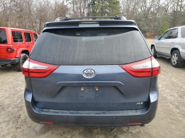 2017 Toyota Sienna XLE