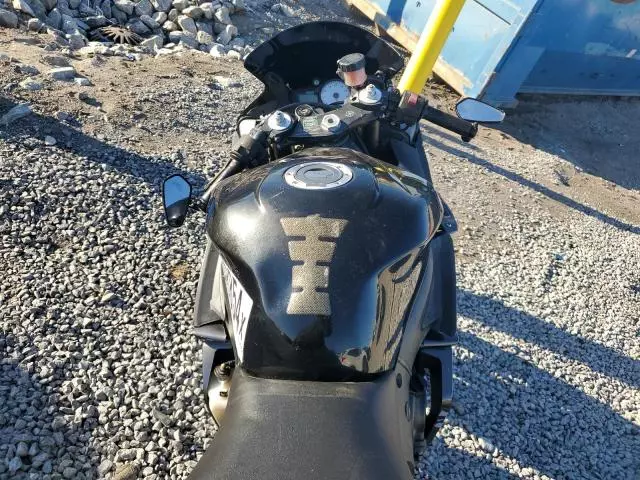 2005 Yamaha YZFR6 L