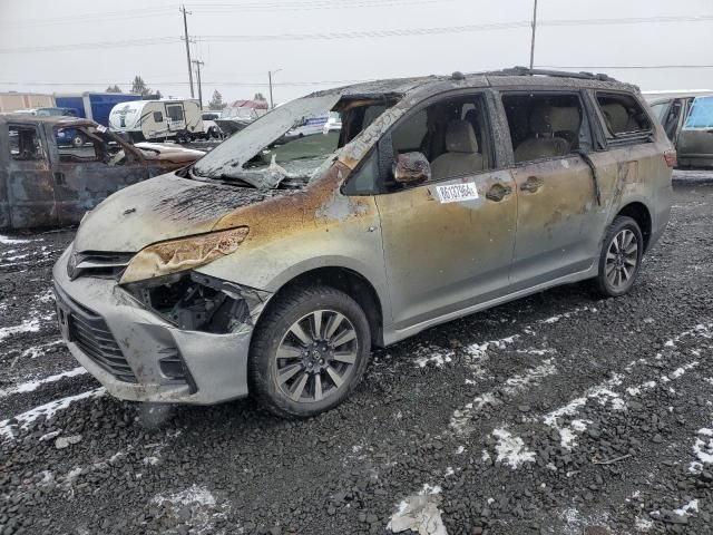 2018 Toyota Sienna LE