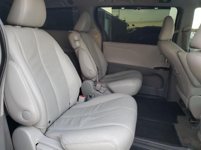 2013 Toyota Sienna XLE