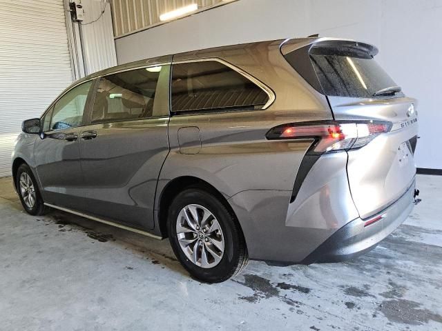 2024 Toyota Sienna LE