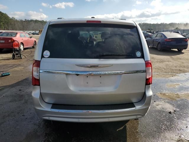 2011 Chrysler Town & Country Touring L