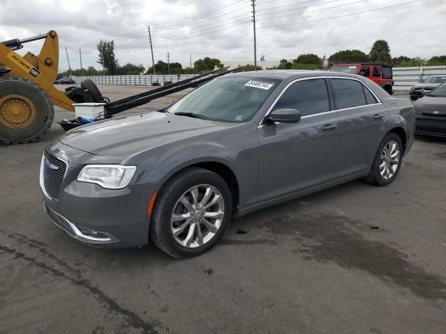 2019 Chrysler 300 Touring