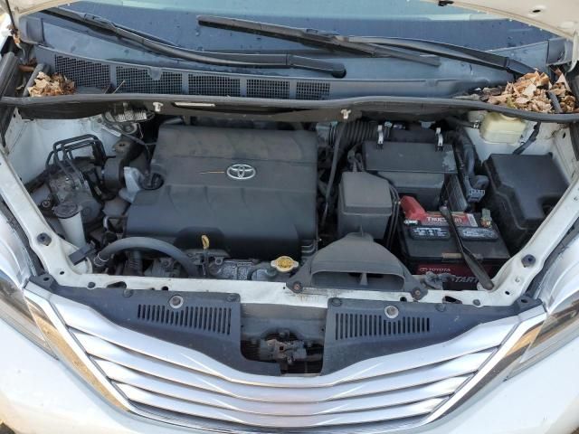 2016 Toyota Sienna XLE