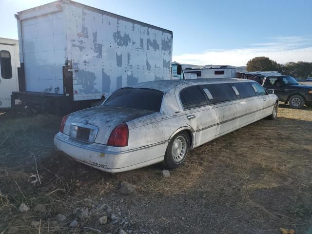 2000 Lincoln Town Car Executive