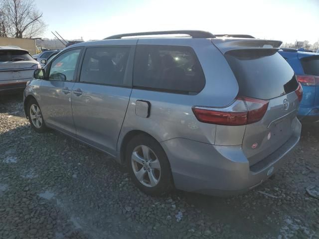 2016 Toyota Sienna LE