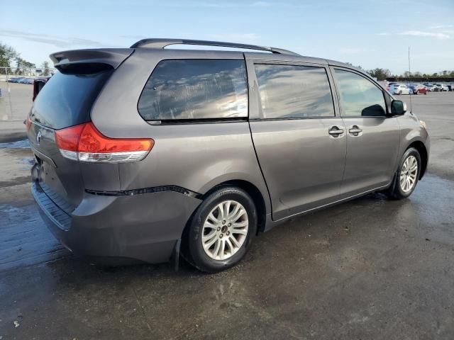 2013 Toyota Sienna XLE