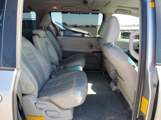 2012 Toyota Sienna XLE