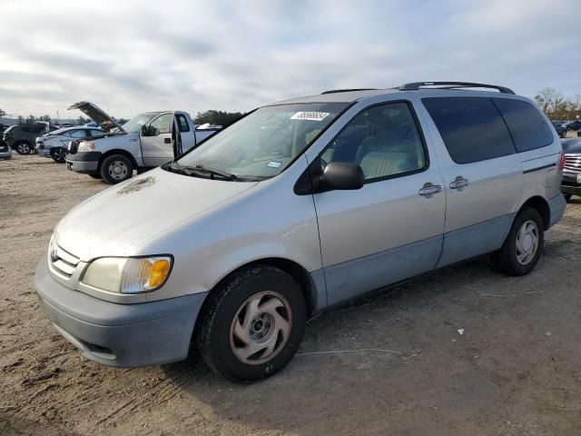 2001 Toyota Sienna LE