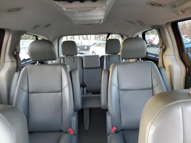 2011 Volkswagen Routan SE