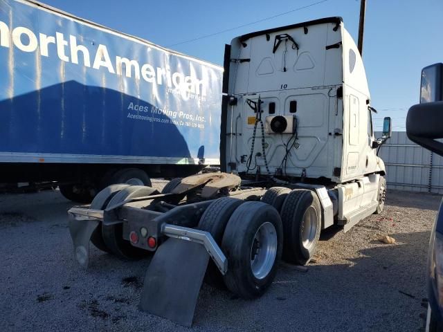 2011 Freightliner Cascadia 125