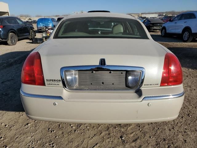 2005 Lincoln Town Car Signature Limited