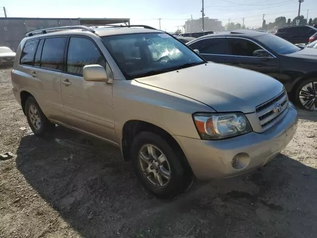 2004 Toyota Highlander Base