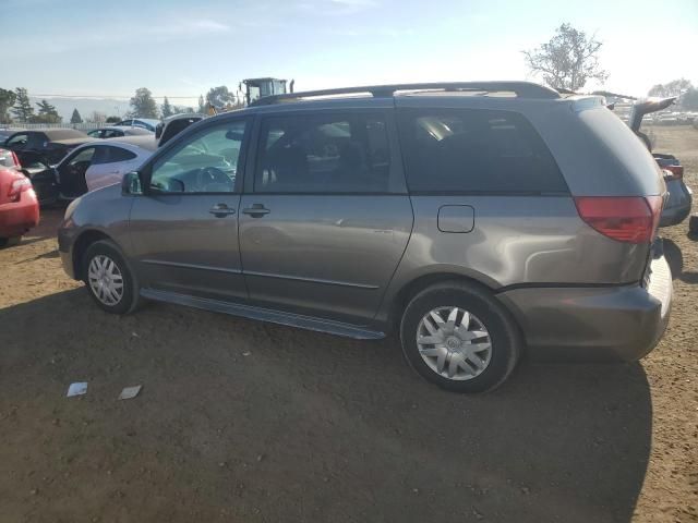 2004 Toyota Sienna CE