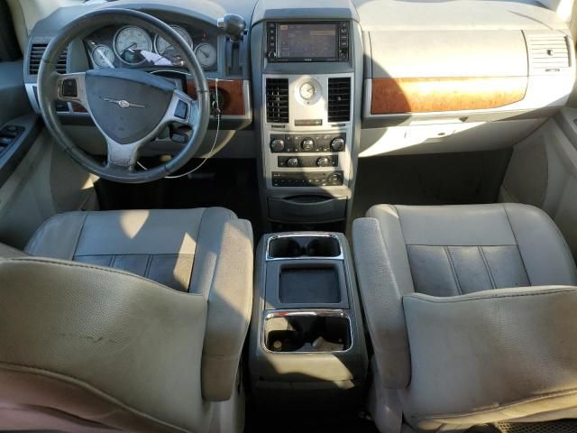 2009 Chrysler Town & Country Touring