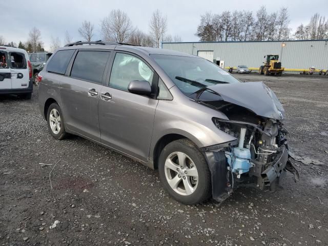 2017 Toyota Sienna LE