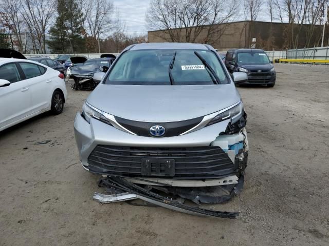 2021 Toyota Sienna LE