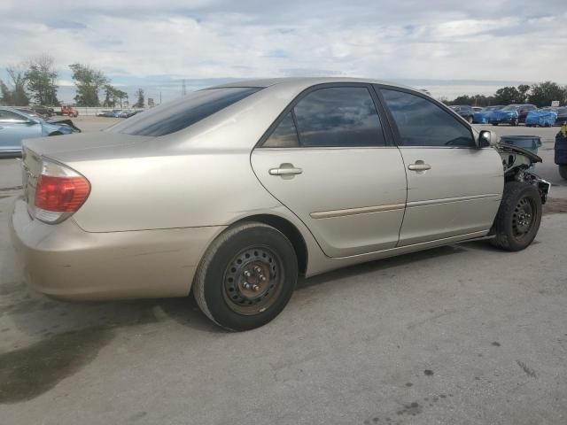 2005 Toyota Camry LE