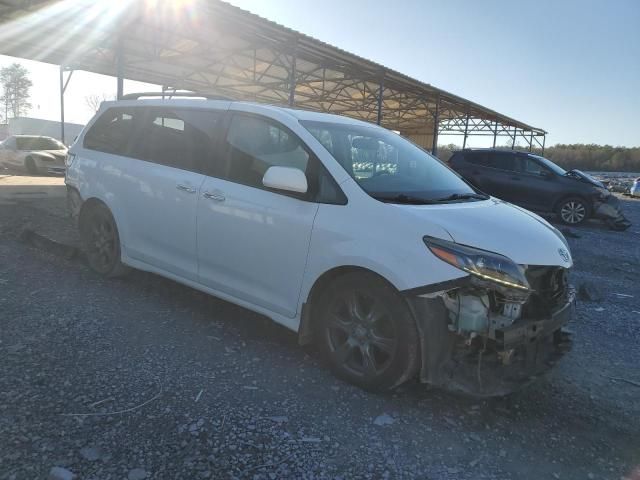 2017 Toyota Sienna SE