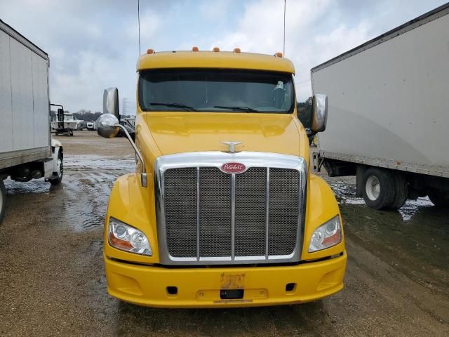 2016 Peterbilt 587