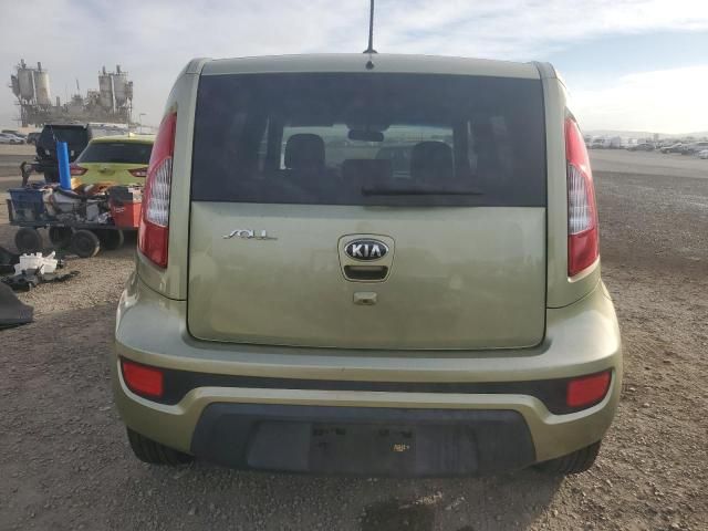 2013 KIA Soul +