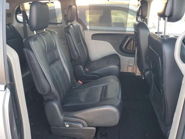 2015 Chrysler Town & Country Touring L