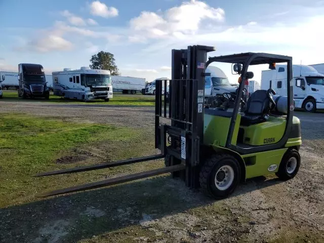 2009 Clark Forklift