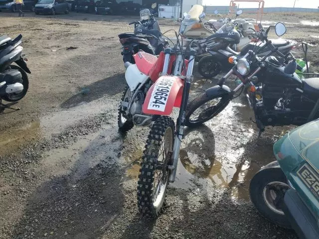 2002 Honda XR200 R