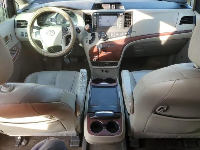 2014 Toyota Sienna XLE