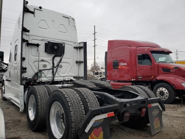 2020 Freightliner Cascadia 126