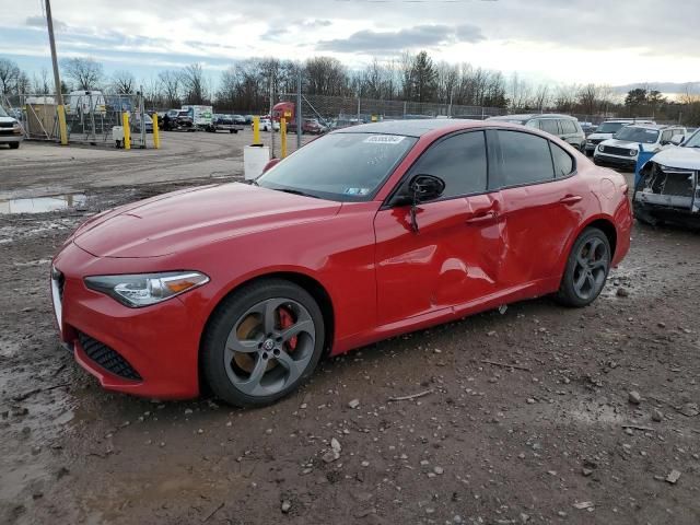 2018 Alfa Romeo Giulia Q4