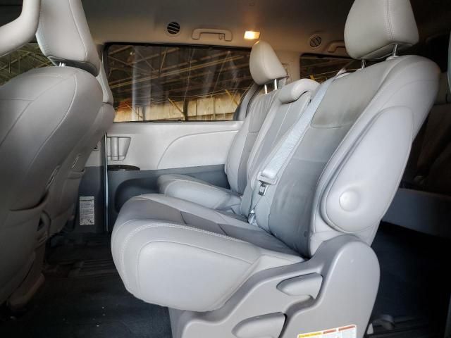 2017 Toyota Sienna XLE