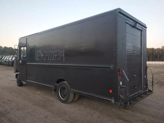 2009 Freightliner Chassis M Line WALK-IN Van