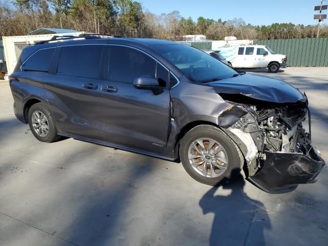 2021 Toyota Sienna LE