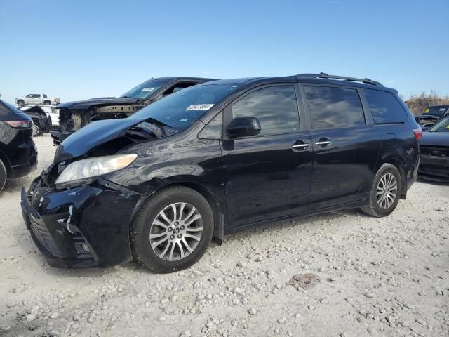 2018 Toyota Sienna XLE