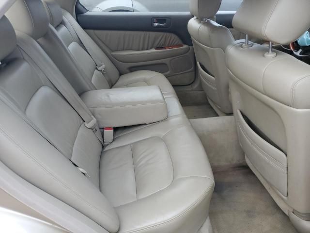 2000 Lexus LS 400