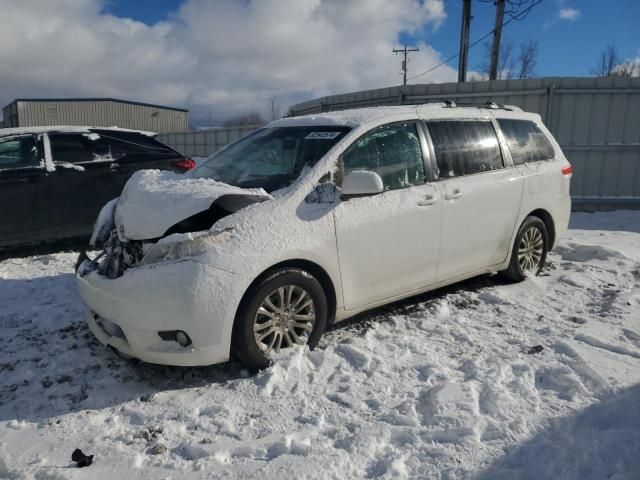 2012 Toyota Sienna XLE