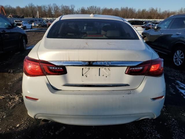 2016 Infiniti Q70 3.7