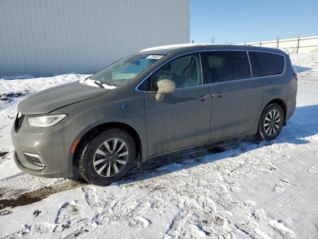 2022 Chrysler Pacifica Hybrid Touring L