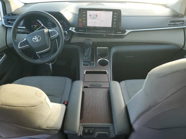 2021 Toyota Sienna LE