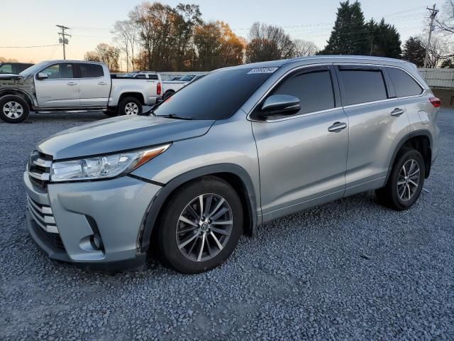 2017 Toyota Highlander SE