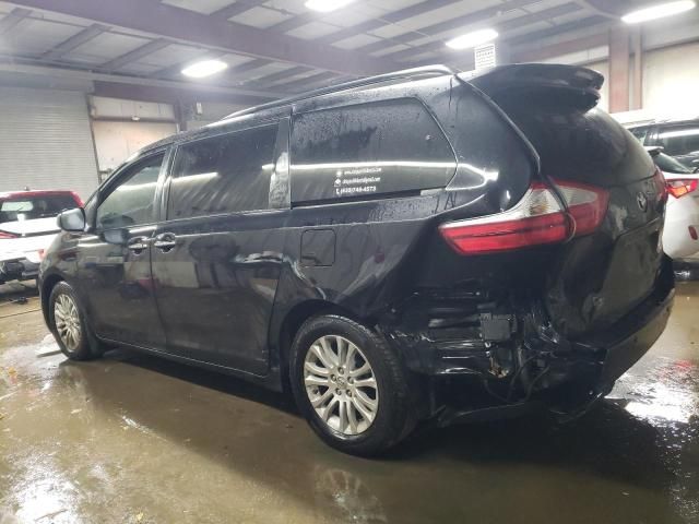 2016 Toyota Sienna XLE