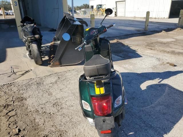 2021 Vespa GTS 300