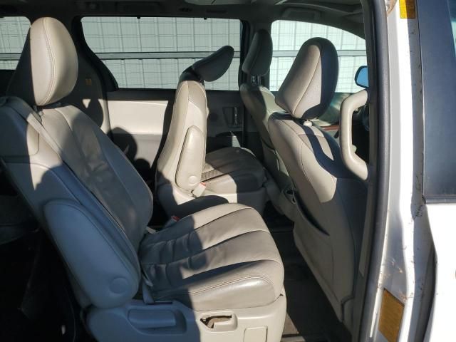 2013 Toyota Sienna XLE