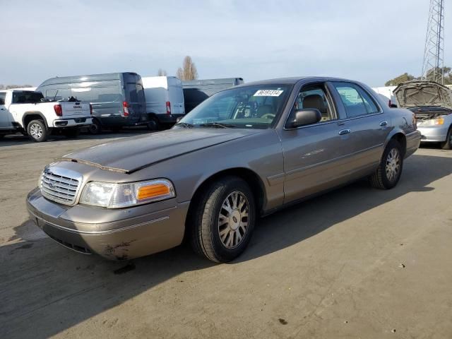 2004 Ford Crown Victoria LX