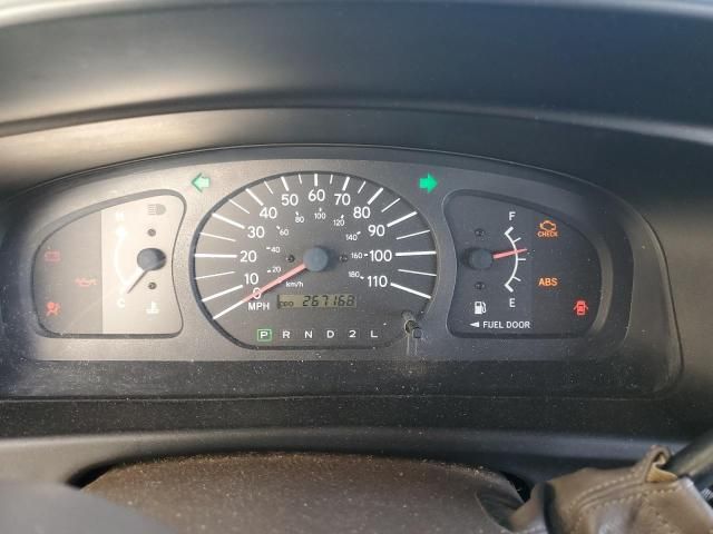 2000 Toyota Sienna CE