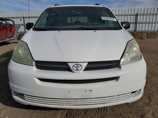 2004 Toyota Sienna CE