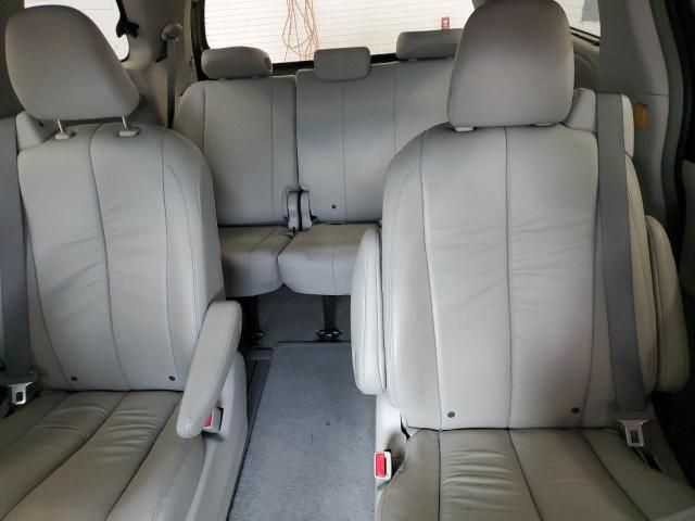 2012 Toyota Sienna XLE