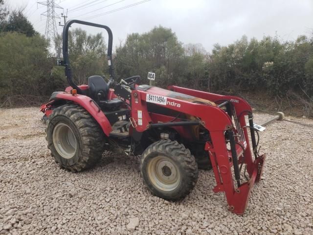 2017 Mahindra And Mahindra 2538